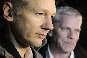 http://m.ruvr.ru/2013/04/16/16/kristinn-hrafnsson-julian-assange.jpg