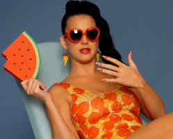 http://divinecosmos.com/images/katy-perry-pizza-nails.jpeg